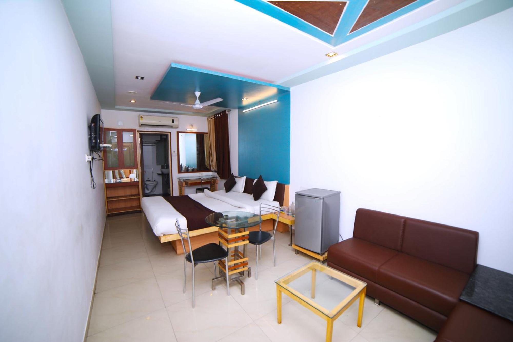 Hotel Vrundavan Residency Vadodara Exterior photo